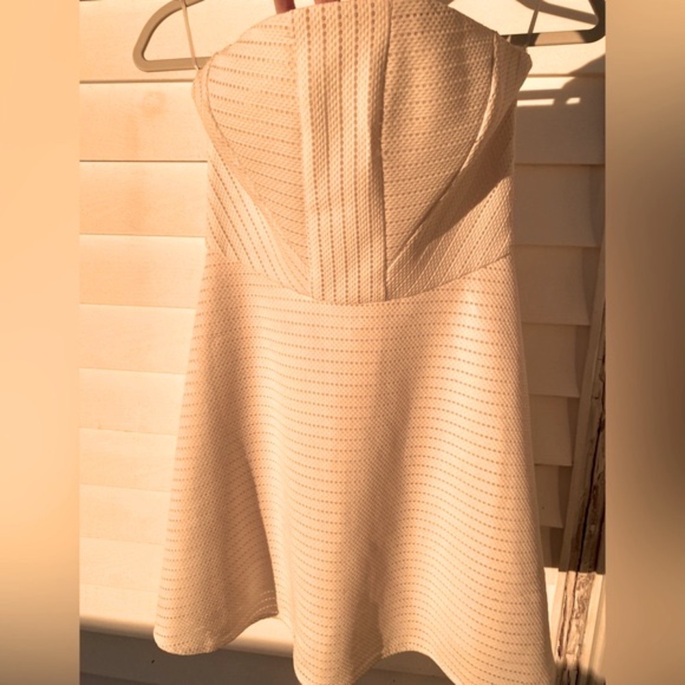 EXPRESS STRAPLESS DRESS - Picture 2 of 4